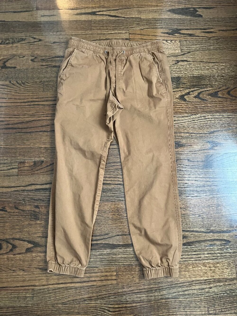 GAP Men's Khaki Jogger Pants Medium